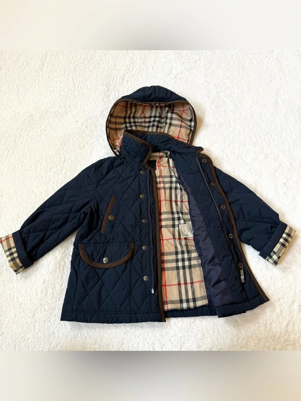 Burberry Quilted Children’s Coat with Detachable Hood in Ink Blue size 5 Boy